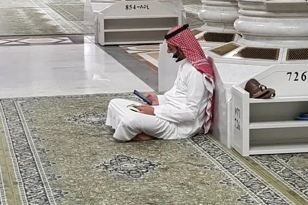 تلاوت قرآن در مسجدالنبی(ص) پس از اقامه نماز صبح + فیلم و عکس