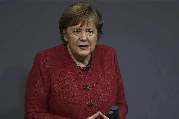 Almanya Başbakanı Merkel: Irkçılık ve nefret zehirdir
