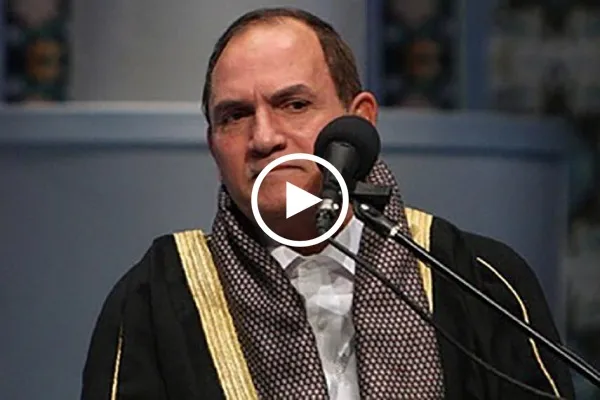 شاهد..القارئ 