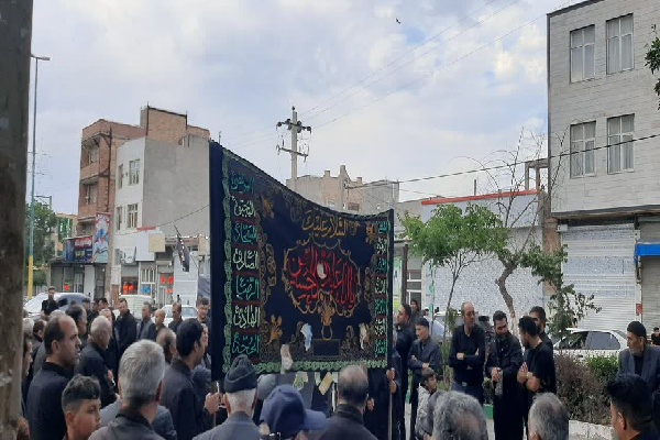 دسته عزاداری مسجد هاشمیه سیدآباد در سوگ حضرت ابوالفضل(ع) به راه افتاد