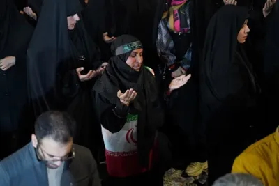 اقامه نماز استغاثه به امام زمان(عج) در خرم‌آباد