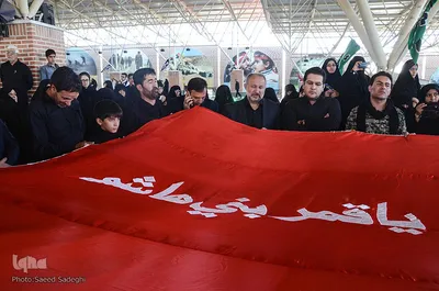 غبار روبی و عطر افشانی مزار مطهر شهدا بمناسبت هفته ی دفاع مقدس- تبریز
