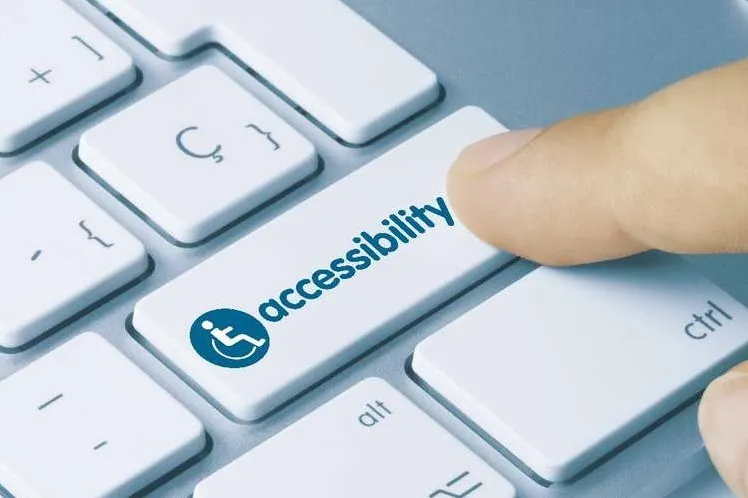 مشکل دسترس‌پذیر کردن اینترنت برای نابینایان / طراحان استانداردها را نمی‌دانند