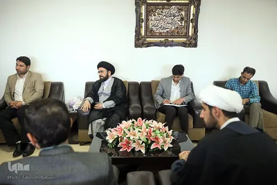 تجلیل رئیس سارمان اوقاف از دارنده رتبه دوم مسابقات قرآن مالزی