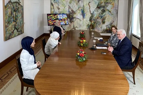 Almanya Cumhurbaşkanı Steinmeier, Bonn'da Müslüman kadınlarla buluştu