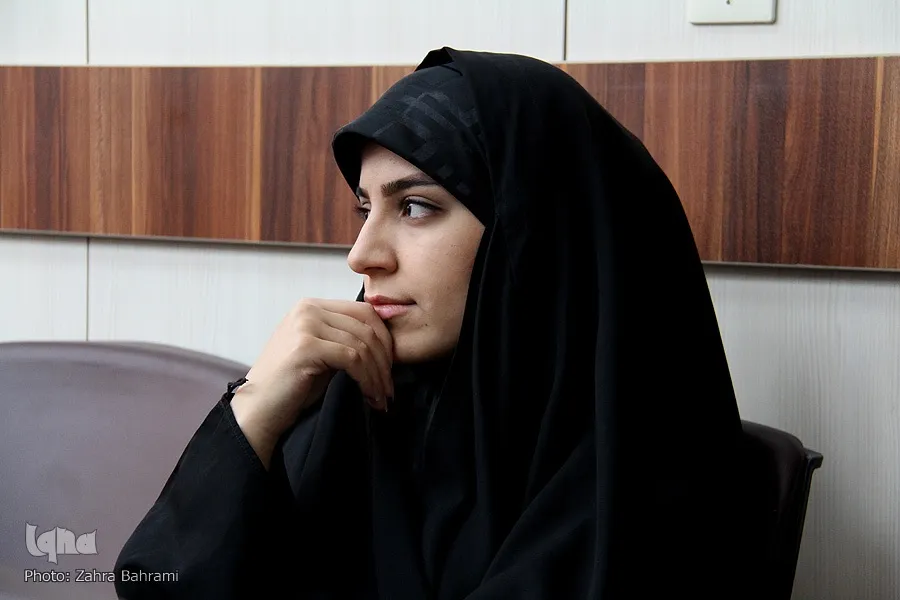 عادله شیخی، نماینده ایران در مسابقات بین‌المللی قرآن تلاوت می‌کند