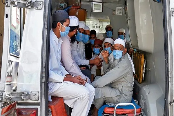 قرنطینه ده‌ها هزار شرکت‌کننده در یک مراسم دینی در پاکستان