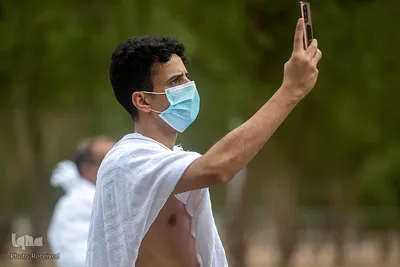 وقوف زائران در صحرای عرفات