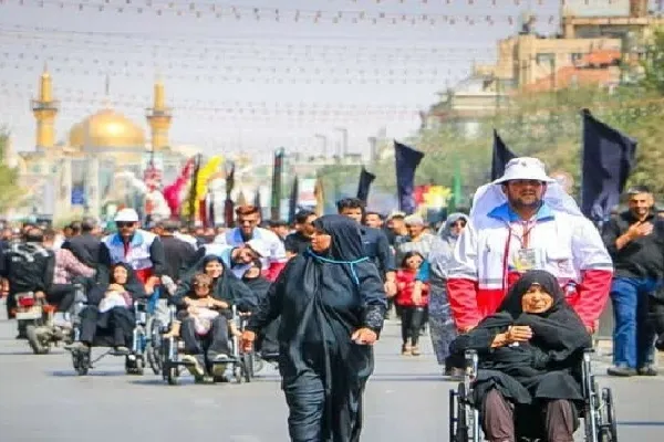 خدمت‌رسانی جوانان هلال‌احمر چهارمحال‌وبختیاری به زائران حرم رضوی