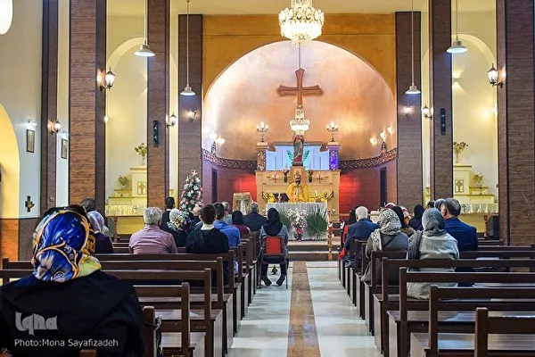 الإسلام والمسيحيَّة في الخطِّ العقيدي الثقافي يلتزمان التوحيد