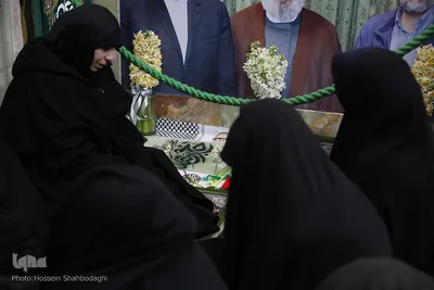 رونمایی از سنگ مزار شهید ایزدی در قم