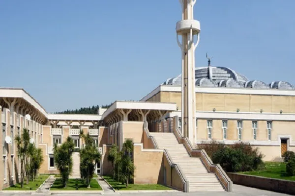 A maior mesquita do mundo ocidental no coração da Itália + vídeo