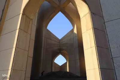 شهریار شیرین سخن