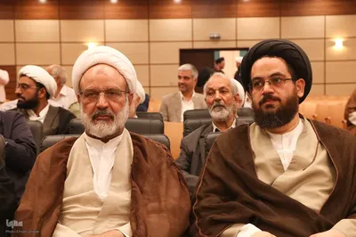 آیین رونمایی از کتاب «برای حق» در یزد‎