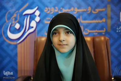حضور حافظ خردسال قرآن کریم خانم حنانه خلفی در غرفه ایکنا