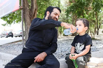 مراسم عزاداری و نماز ظهر عاشورا در اصفهان‎
