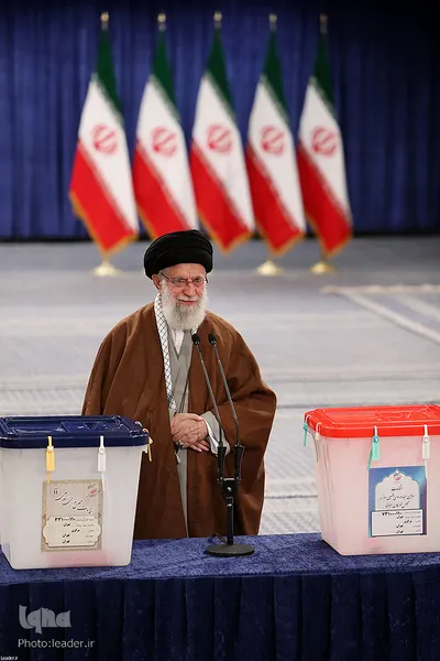حضور رهبر معظم انقلاب در پای صندوق رأی