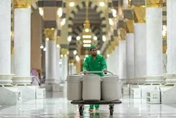 Les réservoirs d'eau de Zamzam retournent à la mosquée du Prophète (psl) à Médine