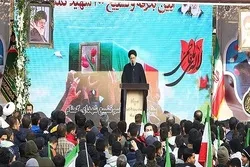 Rais wa Iran: Bibi Fatima SA ni kigezo na shakhsia mashuhuri mpenda mageuzi