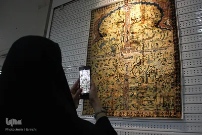 رونمایی از قالیچه محرابی باغی در موزه فرش آستان قدس