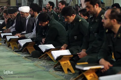 محفل انس با قرآن کاروان قرآنی انقلاب در حسینیه ثارالله پایگاه سوم دریایی سپاه بندر ماهشهر