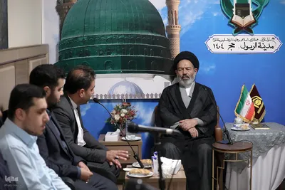 دیدار قاریان گروه نور حج تمتع ۱۴۰۴ با نماینده ولی فقیه در امور حج و زیارت