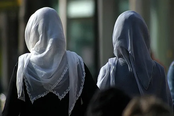 Almanya'da Müslüman kadınlara hakaret ve darp vakaları artıyor