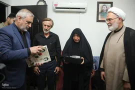 حضور جامعه قرآنی در منزل شهید احسان ذاکری
