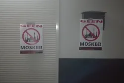 Hollandiyada məscidə hücum etdilər