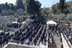 Əqsa məscidində 40 min nəfərlik cümə namazı qılınıb