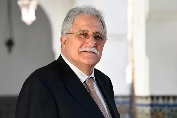تولیت مسجد پاریس: به مکرون رأی دهید