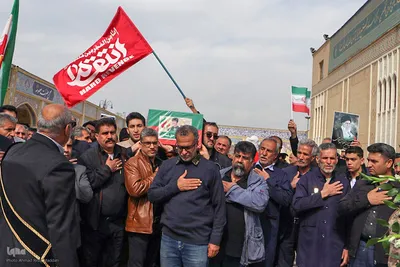 آیین تشییع دانش‌آموز شهید «علی حق‌شناس» در حرم شاهچراغ(ع)