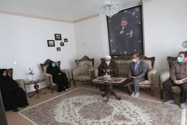 تجلیل از خانواده شهید «ناصر ثریا» در آستانه هفته دفاع مقدس