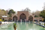 بازدید مسافران نوروزی از کاخ چهلستون اصفهان