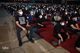 عزاداری شب تاسوعای حسینی هیات «ریحانة الحسین(ع)» با مداحی سیدمجید بنی فاطمه در پارک ارم تهران