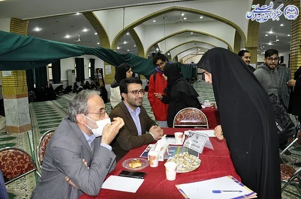 برگزاری میز خدمت هئیت رییسه دانشگاه مازندران ویژه دانشجویان