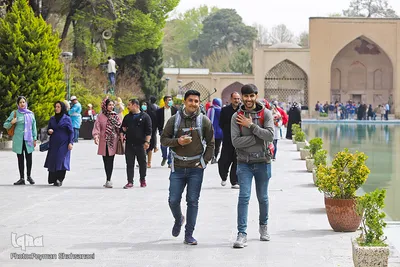 مسافران نوروزی کاخ چهل ستون