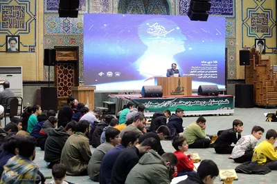 همزمان با پنجمین سالروز شهادت سردار شهید حاج قاسم سلیمانی، محفل انس با قرآن کریم با عنوان «سرباز قرآن» در حسینیه حضرت فاطمه‌الزهرا(س) پادگان ولیعصر(عج) برگزار شد.