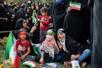 اجتماع دختران مهدوی در گذر چهارباغ اصفهان