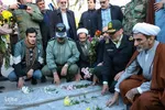 جشن مبعث و گلباران مزار شهدای انقلاب در گلستان شهدای اصفهان