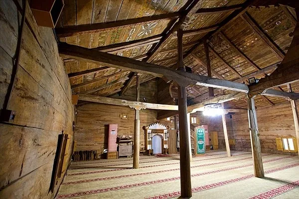 Asırlardır ayakta kalan ahşap cami: Göğceli