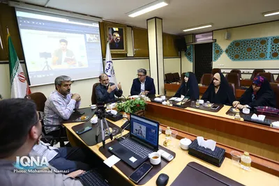 نشست «بررسی تجربه زیسته بلاگرهای دینی در ترویج قرآن با توجه به مقوله حفظ قرآن»