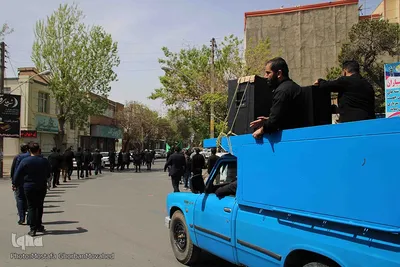 مراسم عزاداری خیابانی هیئت های حسینی و مذهبی در سوگ امام اول شیعیان در اهر