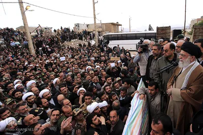 حضور رهبر معظم انقلاب در منطقه زلزله‌زده سرپل ذهاب