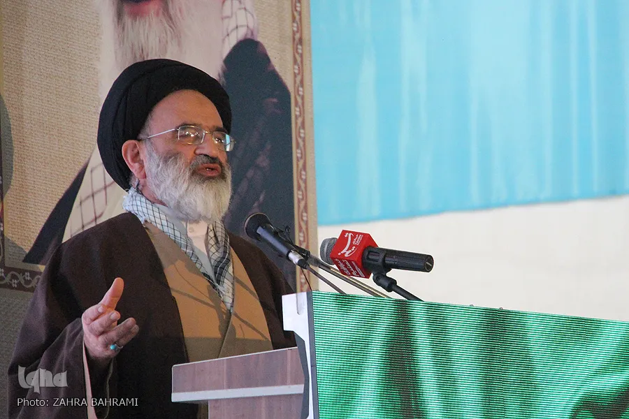متناسب با طرح و برنامه‌های دشمن، متحد شویم