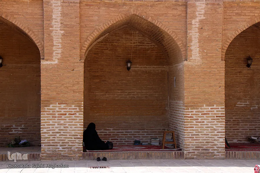جامع قاین؛ مسجد بقبلتین وتحفة معمارية في إیران