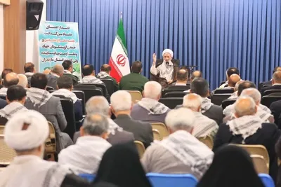 آیت‌الله محمدباقر محمدی لائینی در دیدار اعضای ستاد بزرگداشت هفته دفاع مقدس و جمعی از پیشکسوتان جهاد و مقاومت
