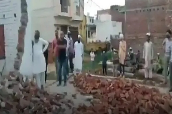 यूपी में एक और मस्जिद को राज्य सरकार ने तोड़ा!