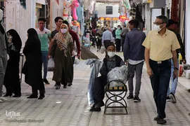 با ماسک در شهر