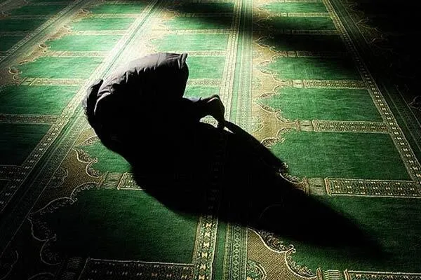 رادیو قرآن با کرسی تلاوت در مساجد به استقبال نماز صبح می‌رود